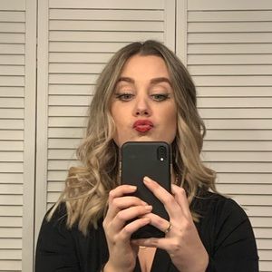 Meet your Posher, Karine